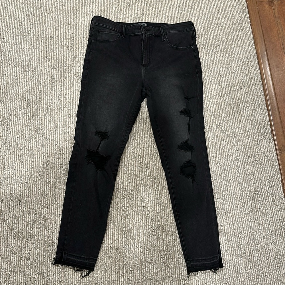 Simone High Rise Ankle Jeans